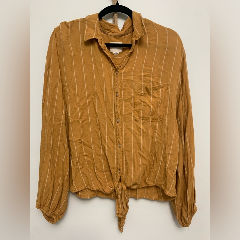 American Eagle Outfitters women’s large top